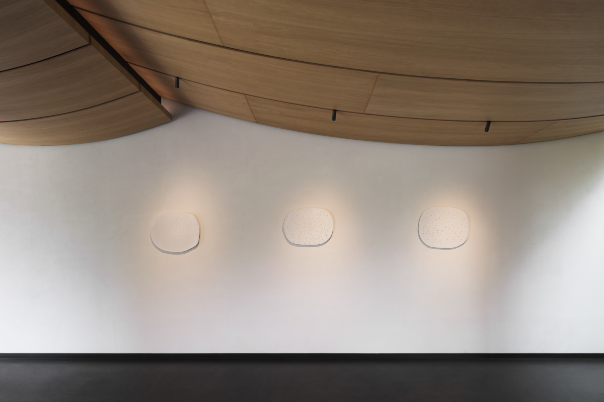 1_김수자_선혜원_땅에 바느질하기_ 보이지 않는 바늘, 보이지 않는 실.png